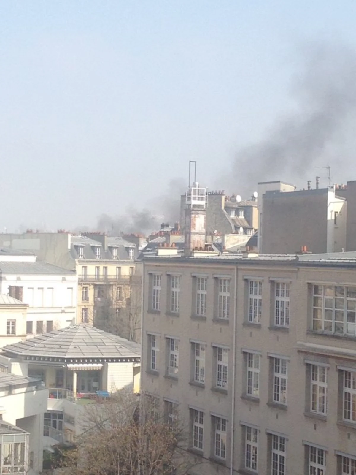 ​В центре Парижа произошел взрыв - ВИДЕО - ОБНОВЛЕНО