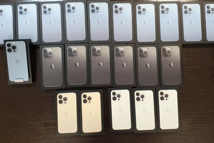 Azərbaycan gömrükçüləri 22 ədəd mobil telefon müsadirə edib