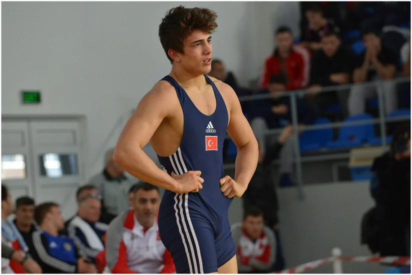 Türkiyəli güləşçi ermənini udub Avropa çempionumuza rəqib oldu