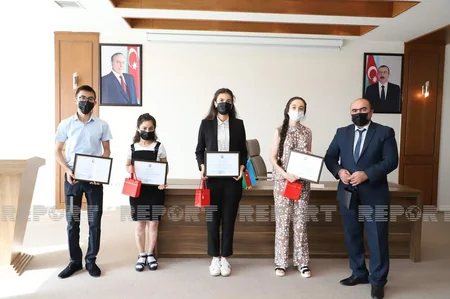 Neftçalada yüksək bal toplayan gənclərlə görüş keçirilib 