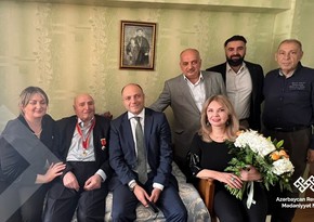 Министр вручил Видади Бабанлы орден Шараф