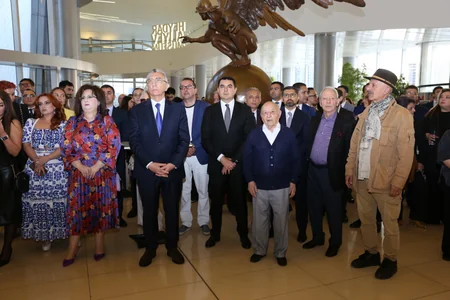 Heydər Əliyev Mərkəzində “Görünməyənin cizgiləri” sərgisi açılıb