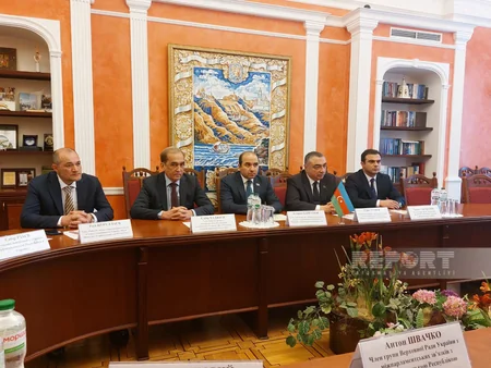 Milli Məclisin deputatları Kiyev Milli Universitetində olublar