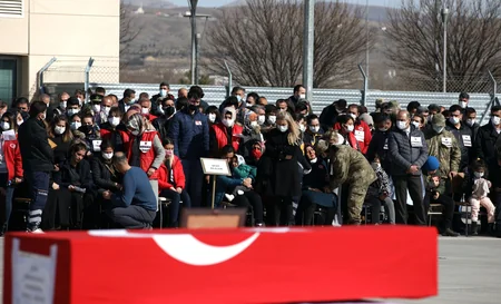 Türkiyədə 11 şəhid hərbçinin cənazəsi doğulduqları rayonlara yola salınıb