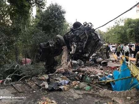 В Иране автомобиль врезался в забор посольства России, 1 человек погиб, 5 ранены - ФОТО
