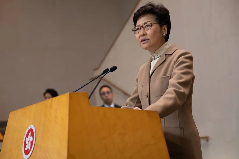 США вводят санкции против главы администрации Гонконга