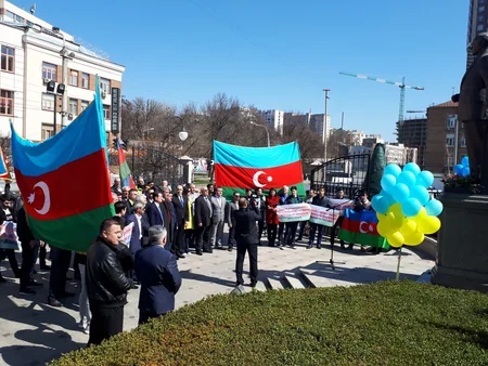 Azərbaycanlılar Kiyevdə həmrəylik aksiyası keçirib