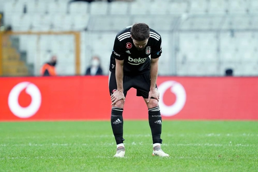 Beşiktaş Borussiya ilə oyundan əvvəl daha bir ciddi itki ilə üzləşib