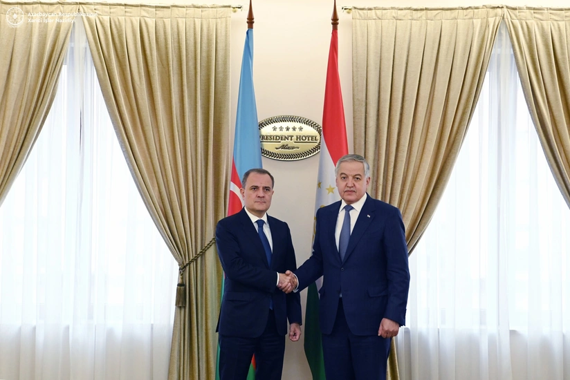Azerbaijan, Tajikistan FMs meet in Minsk