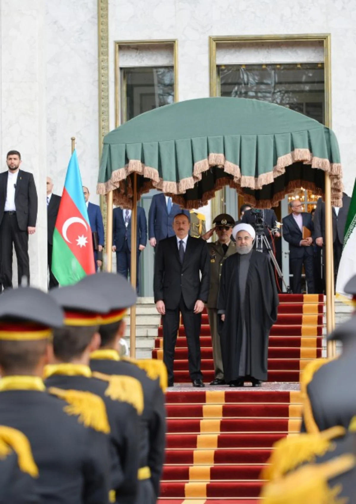 İlham Əliyevin Tehranda rəsmi qarşılanma mərasimi olub