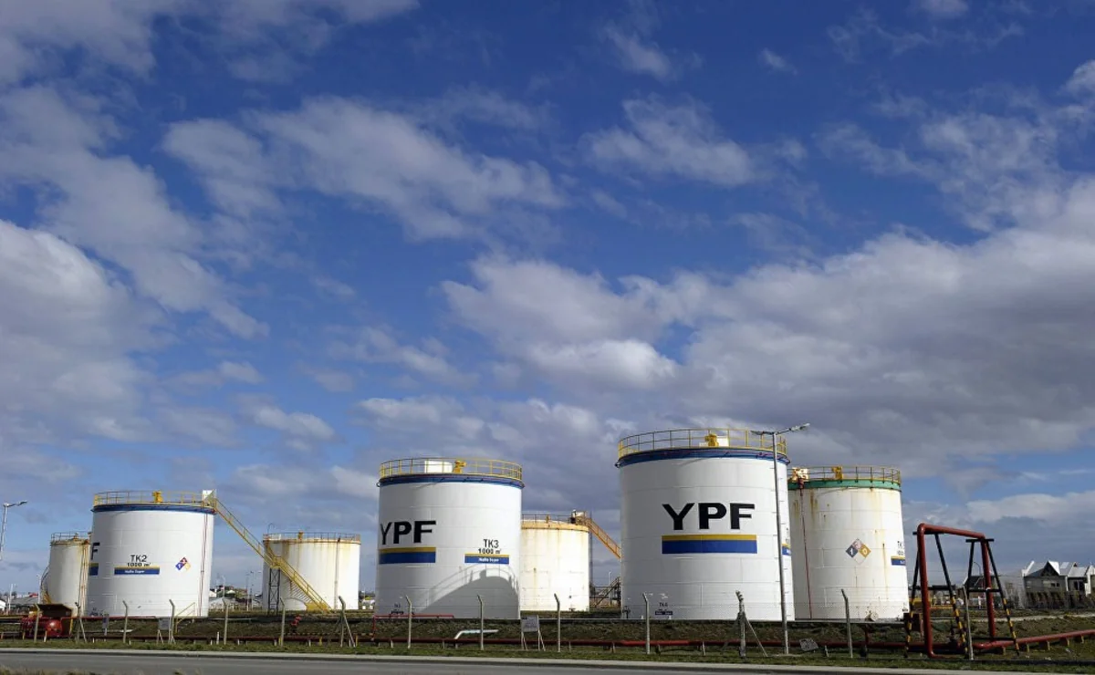 В Чили произошел крупный разлив нефти - ФОТО
