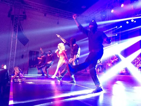 ​Müğənni Hadisə Azərbaycana gəlib - FOTOLAR