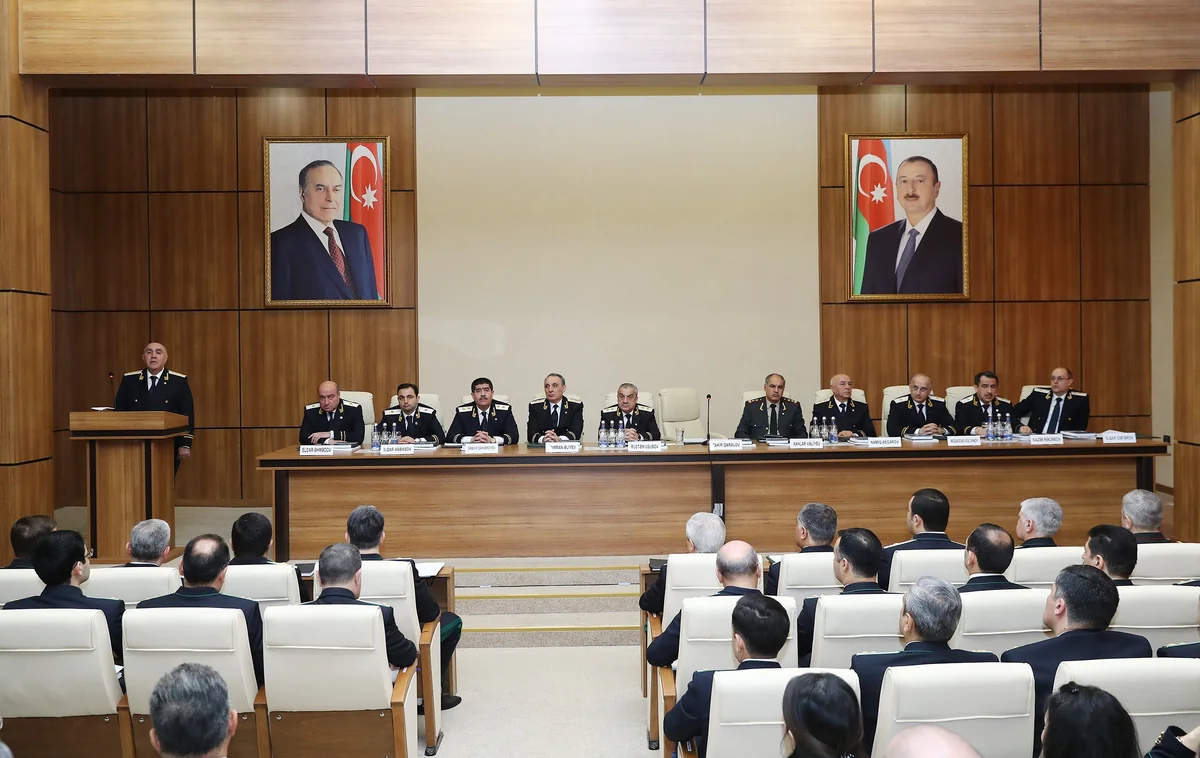 Baş prokuror vəzifə səlahiyyətlərindən sui-istifadə edən prokurorluq işçilərinə xəbərdarlıq etdi