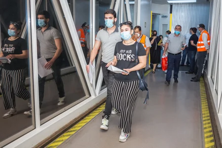 AZAL 197 azərbaycanlını Moskvadan Vətənə gətirdi