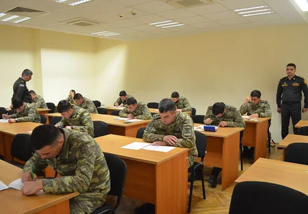 Azərbaycan Ordusunun kadr orqanı işçiləri ilə keçirilən təkmilləşdirmə kursu başa çatıb