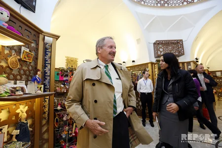 US Ambassador visits trade and exhibition center ABAD - PHOTO