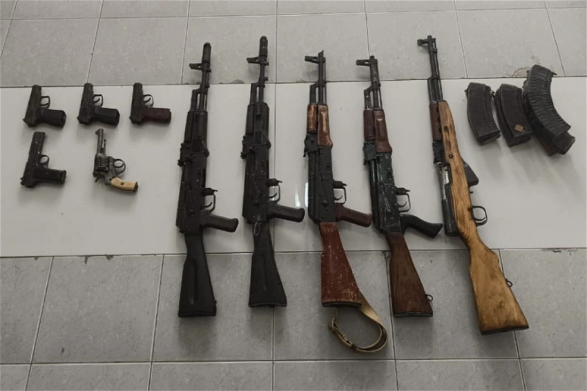 Xankəndidə 36 silah, 14 qumbara və  sursat aşkarlanıb
