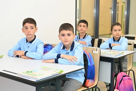Füzulidə 30 ildən sonra ilk tədris ilinin zəngi çalınıb, nazir mərasimdə iştirak edib - YENİLƏNİB