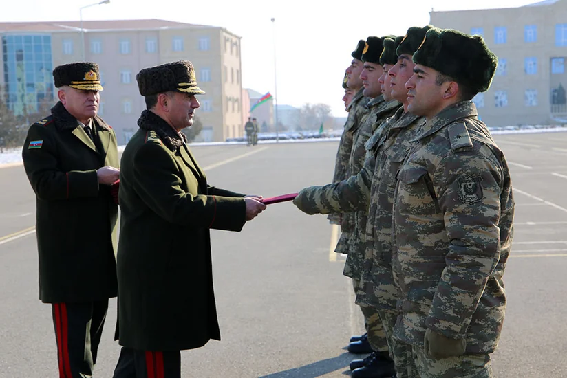 Naxçıvanda bir qrup hərbçiyə vaxtından əvvəl və növbəti hərbi rütbələr təqdim edilib