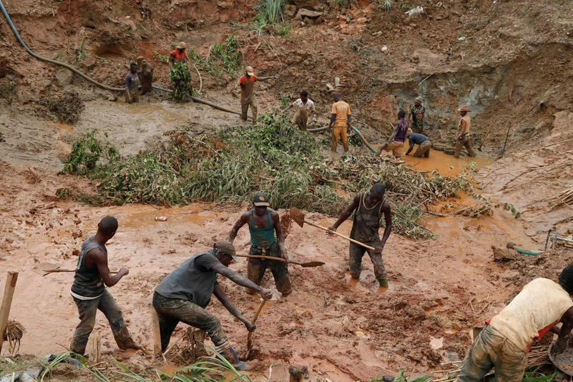 At least 50 dead after gold mine collapses in DR Congo