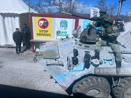 Vehicles of peacekeepers move unhindered on Khankandi-Lachin road