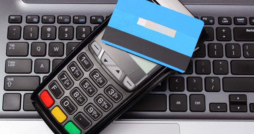 Azərbaycanda nağdsız ödənişlərin məbləği martda 20 % artıb