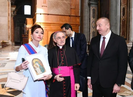 Prezident və birinci xanım Sikstin Kapellası və Müqəddəs Pyotr Kilsəsi ilə tanış olublar - FOTO