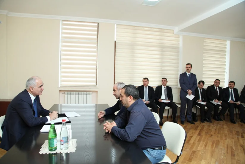 ​İqtisadiyyat və sənaye naziri Hacıqabulda vətəndaşları qəbul edib