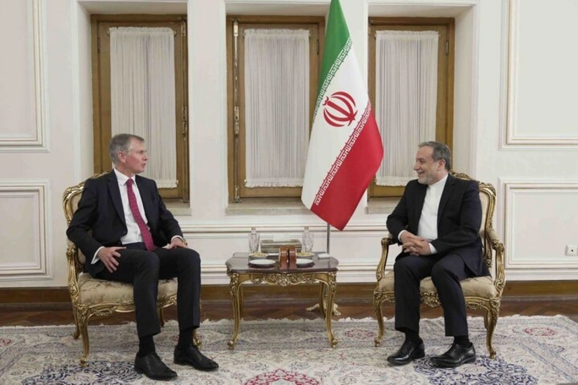 Böyük Britaniyanın yeni səfiri etimadnaməsinin surətini İran XİN rəhbərinə təqdim edib