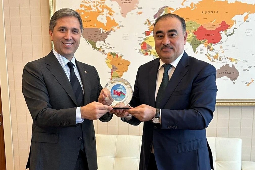 Azərbaycan səfiri AK Partiyanın sədr müavini ilə görüşüb