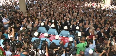 ​Süleyman Dəmirəl dəfn edilib