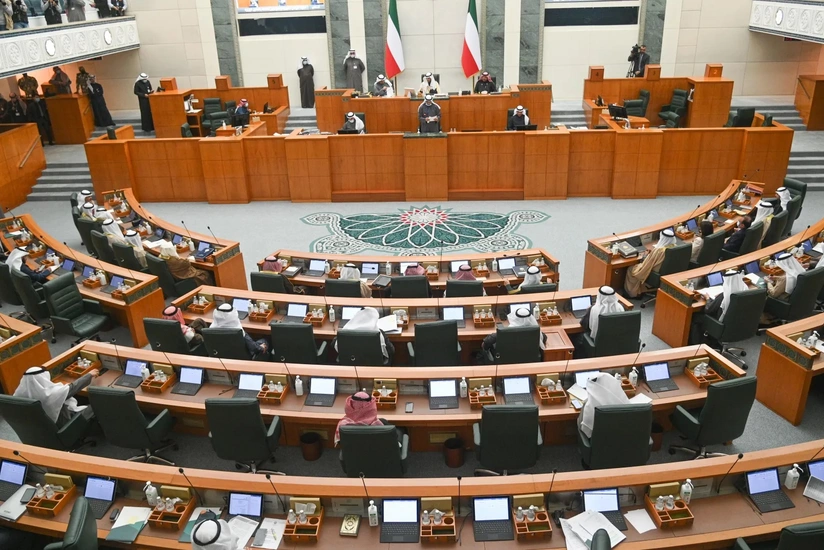 Küveyt Əmiri parlamenti buraxıb