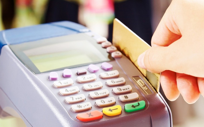 Azərbaycanda kartlarla aparılan əməliyyatlarda nağdsız ödənişlərin xüsusi çəkisi 20%-ə çatıb