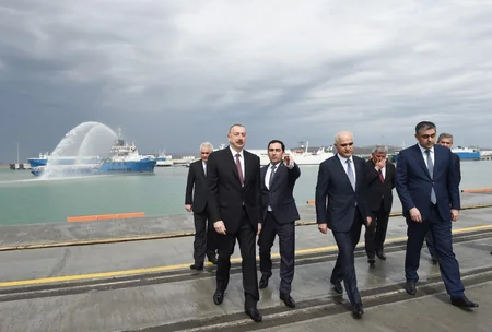 Prezident İlham Əliyev Bakı Beynəlxalq Dəniz Ticarət Limanı Kompleksinin açılışında iştirak edib - YENİLƏNİB