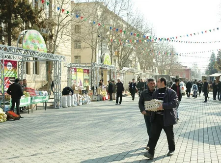 Gəncədə kənd təsərrüfatı məhsullarının satış yarmarkası təşkil olunub