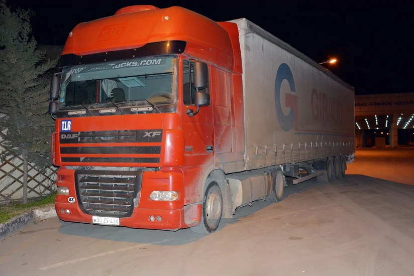 Bakıda TIR sürücüsü mühafizəçini və üç xarici vətəndaşı bıçaqlayıb