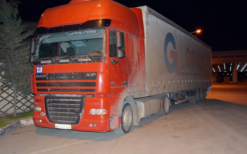 Bakıda TIR sürücüsü mühafizəçini və üç xarici vətəndaşı bıçaqlayıb