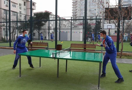 Leyla Əliyeva Bakıda abadlaşdırılan daha bir həyətin açılışını edib, ağac əkib