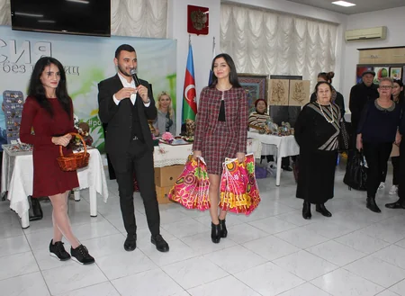 В Баку проходит Благотворительный Пасхальный базар