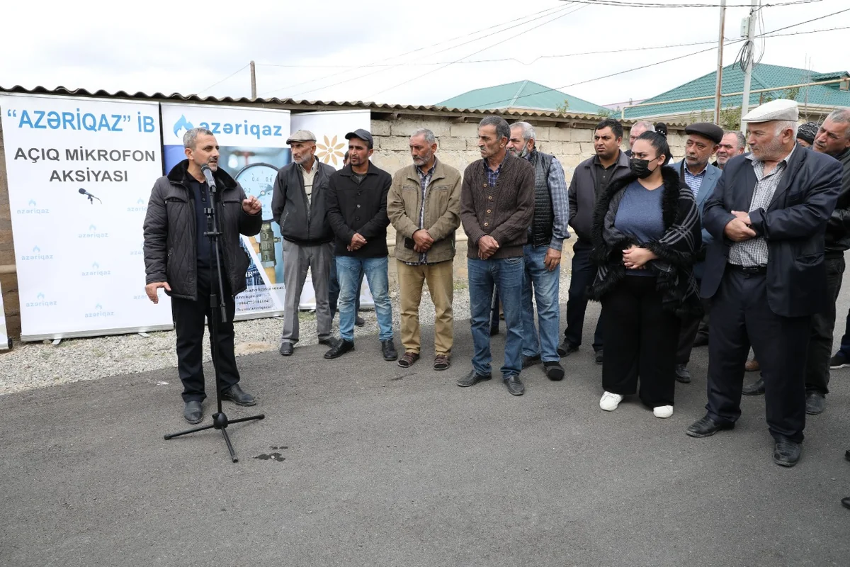 Rəsmi şəxslər Hövsanda sahibkarların problem və təkliflərini dinləyib