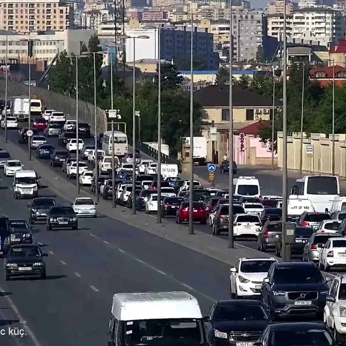 Bakıda tıxac olan yolların adları açıqlanıb