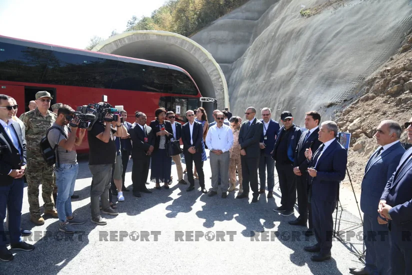 Foreign diplomats view works done on Ahmadbayli-Fuzuli-Shusha highway 
