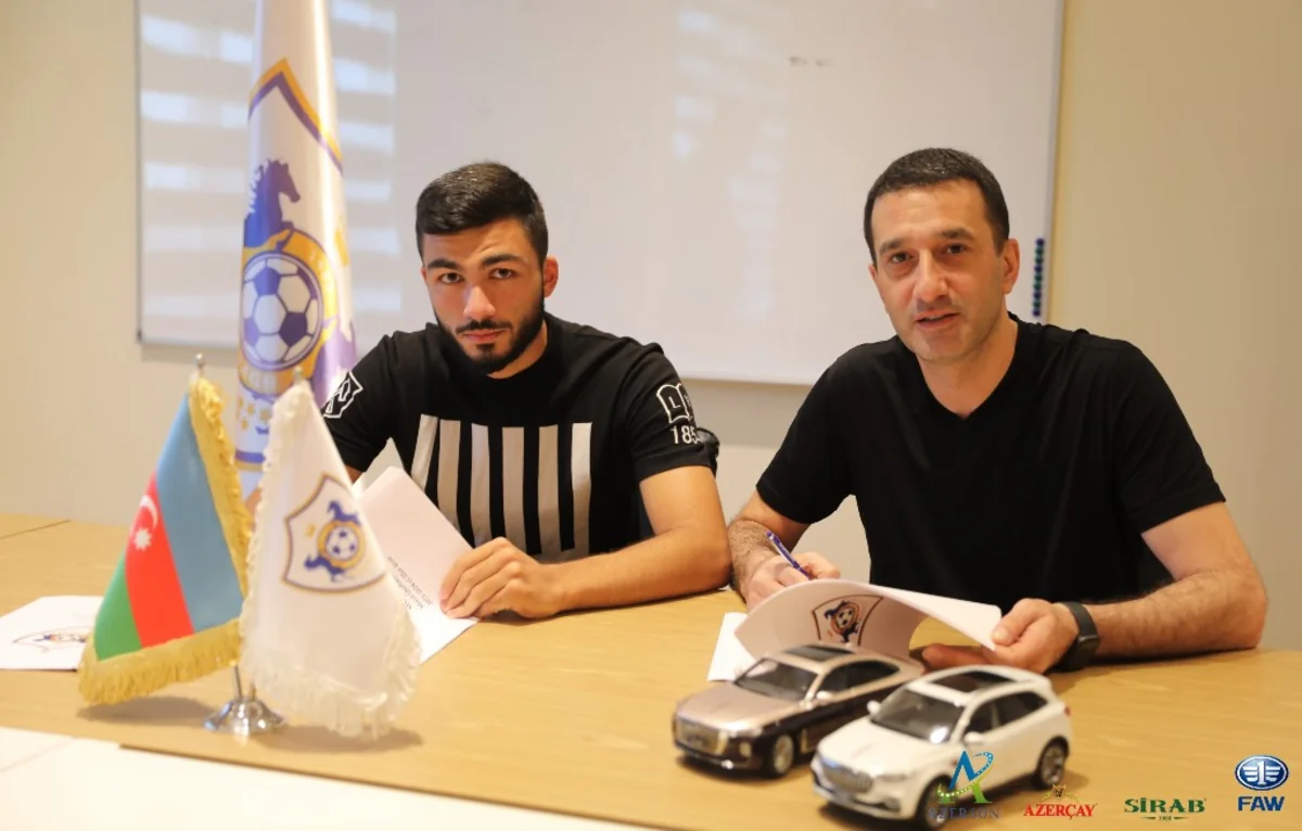 Qarabağ Musa Qurbanlı ilə müqaviləni uzatdı