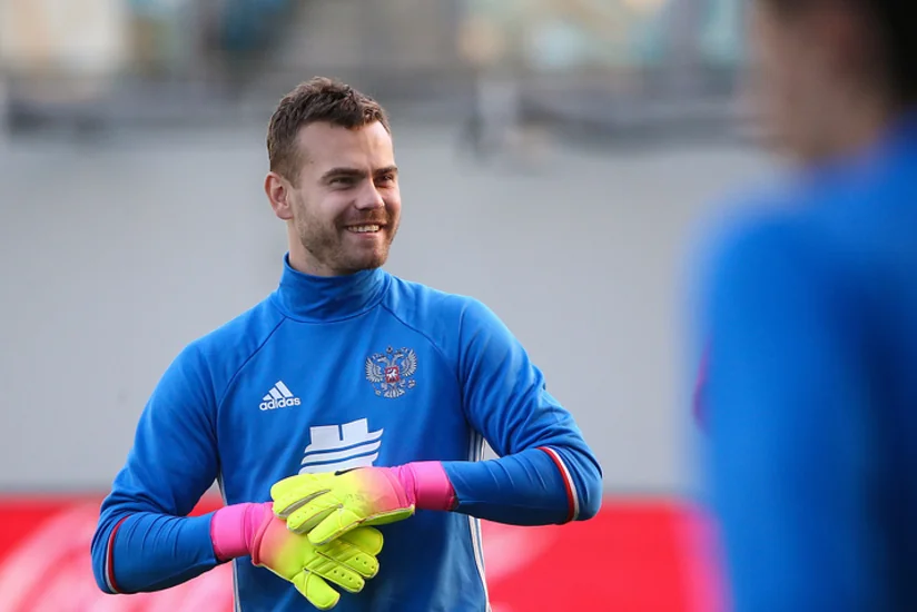 Rusiya yığmasının qapıçısı məşqlərə başlayıb