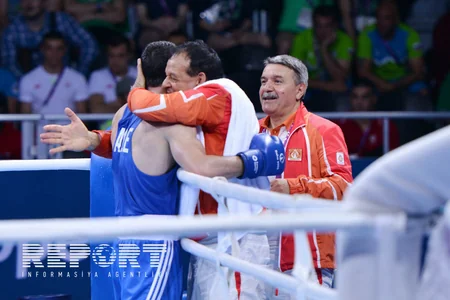 Prezident İlham Əliyev Bakı 2015də qalib gələn Pərviz Bağırova qızıl medalı təqdim edib - FOTO