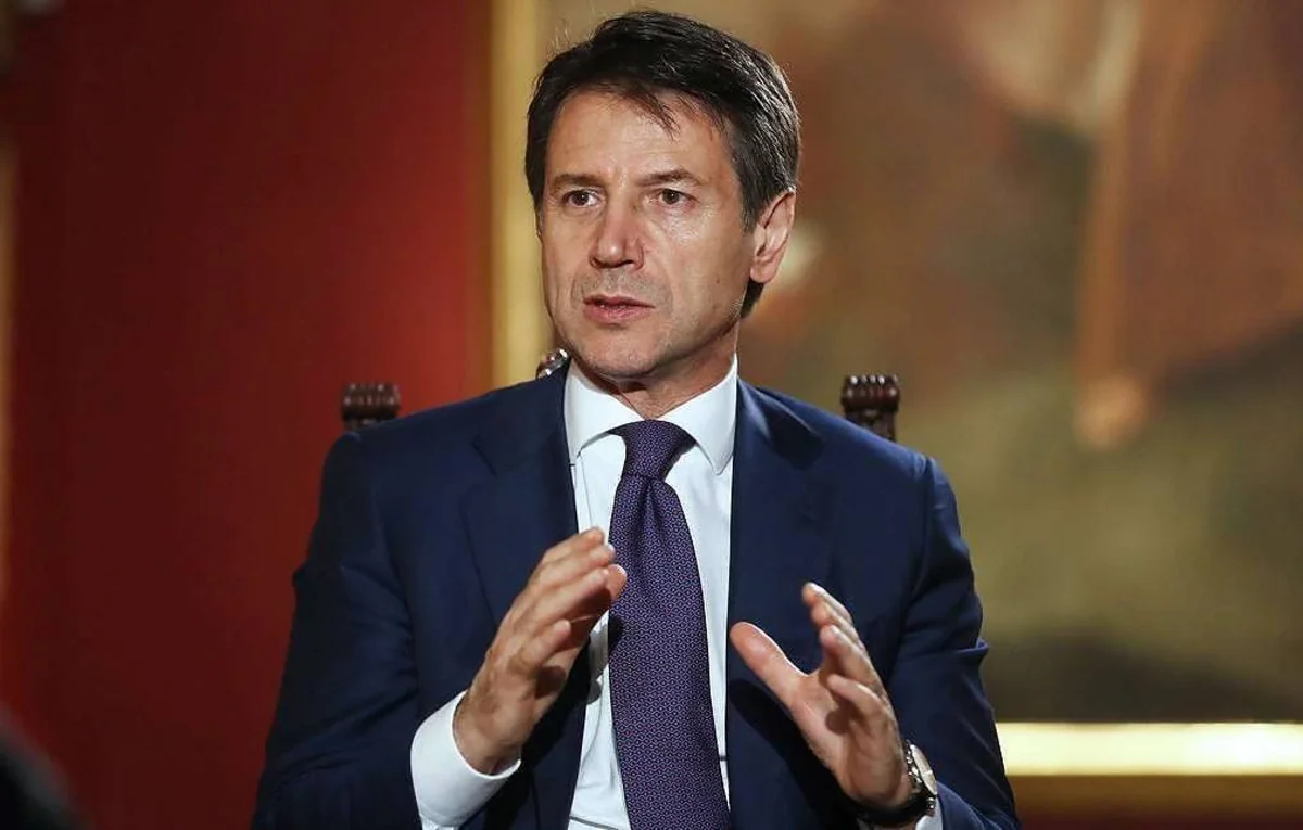 İtaliyanın baş naziri Cuzeppe Konte istefa verib