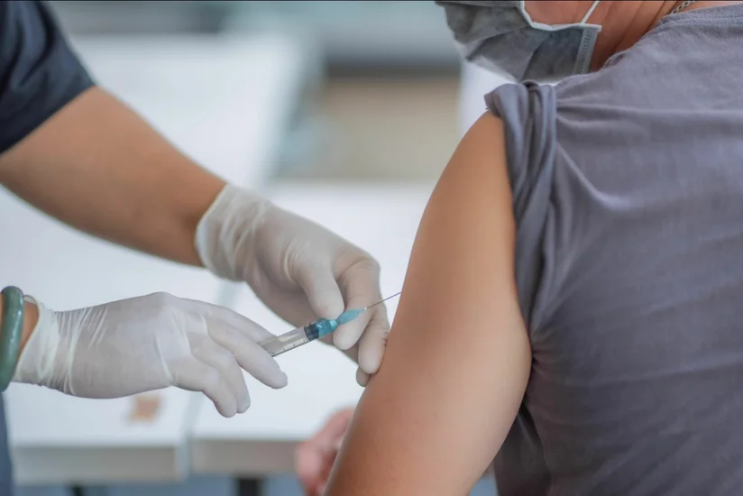 В Германии разрешено ревакцинироваться с 12 лет