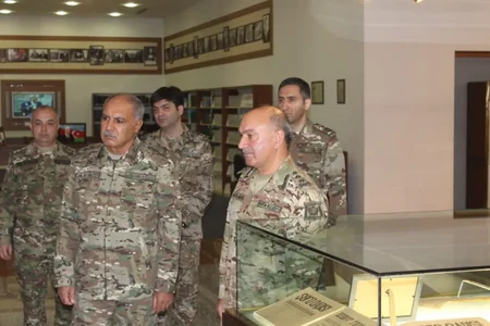Hərbi prokuror Naxçıvanda hərbçilərlə görüşüb