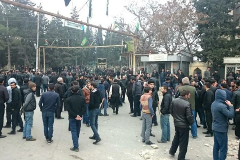 Nardaran sakinləri silahlarını könüllü şəkildə polisə təhvil verib