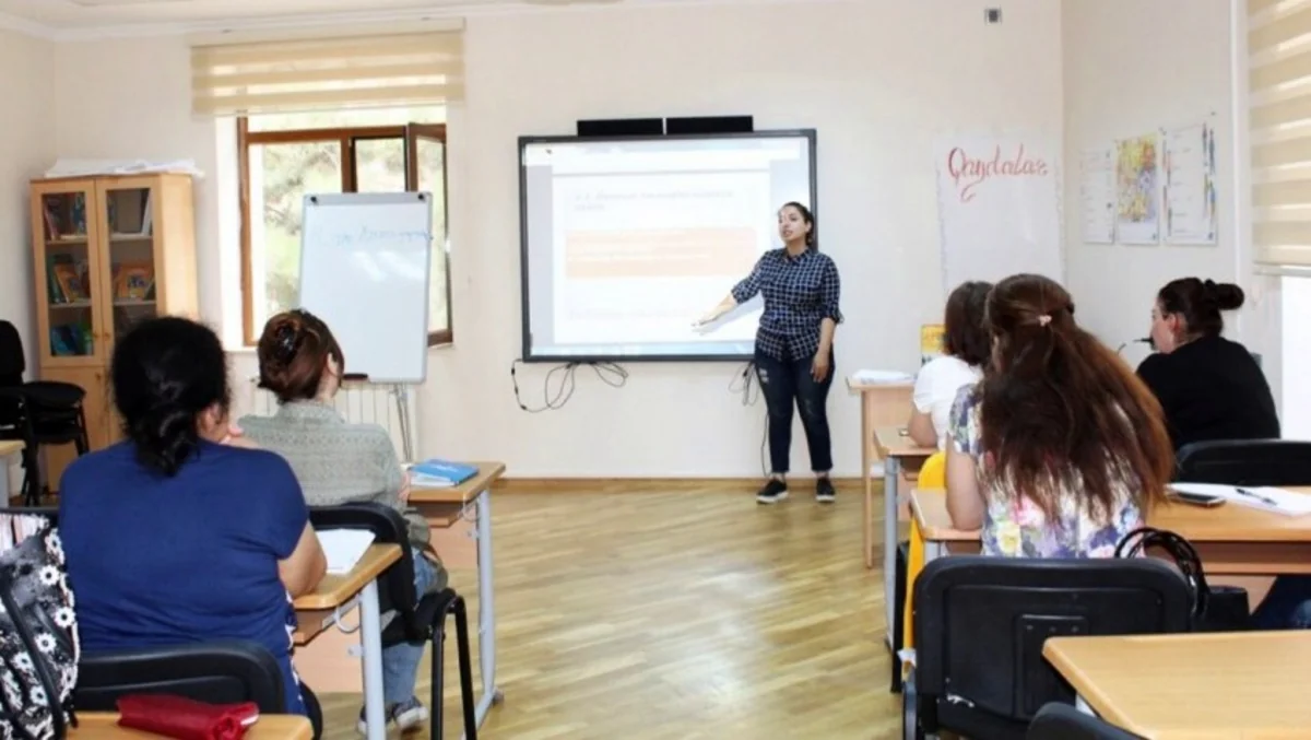 Məktəbəhazırlıq qruplarında dərs deyəcək müəllimlər üçün təlim keçirilir